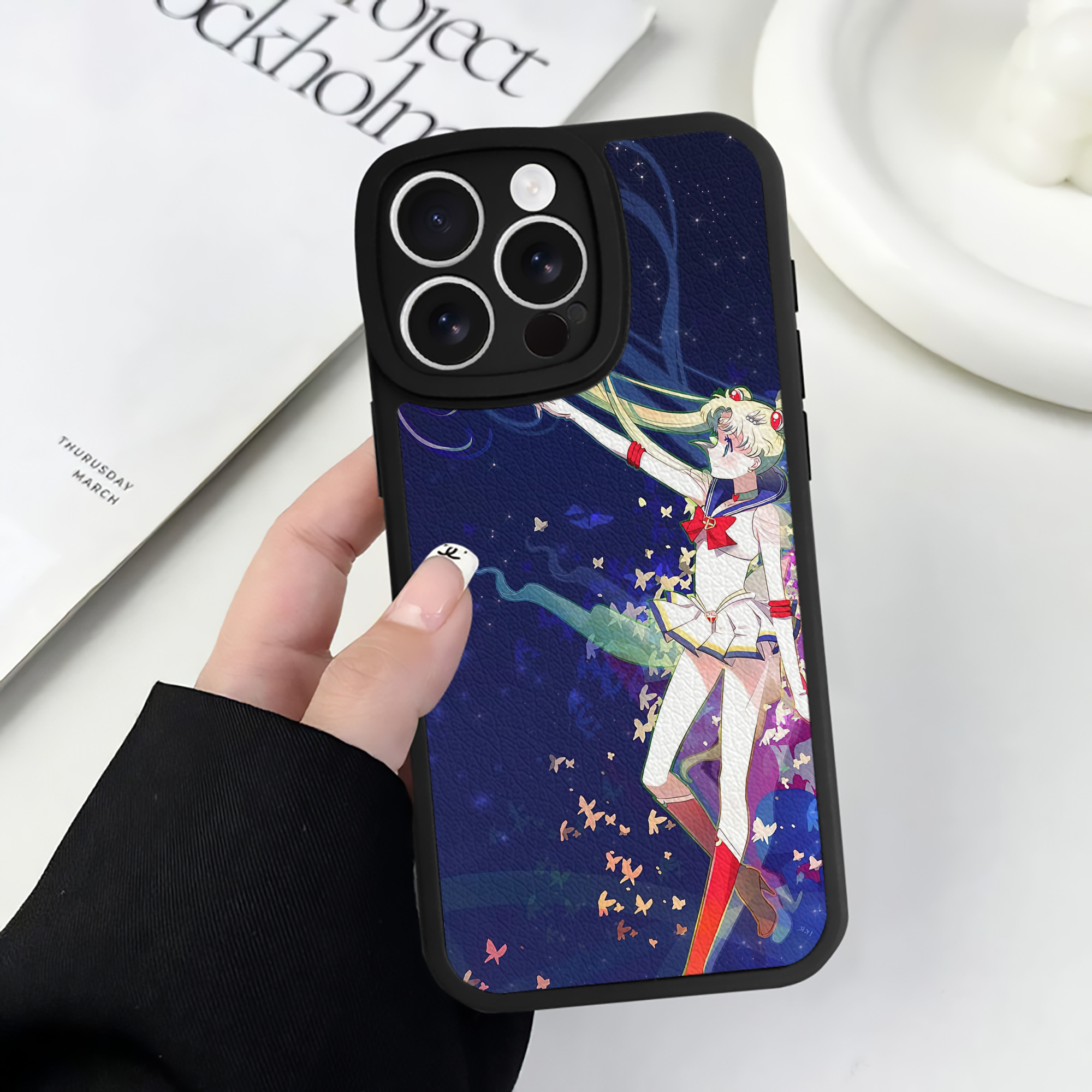 （画像用） 美少女戦士セーラームーン Sailor Moon 【iPhone 16シリーズ対応】シリコンスマホケース（レザー調） 材質：シリコン